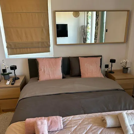 νεάπολη דירה *