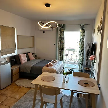 νεάπολη דירה